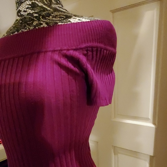 It's Our Time fuscha sweater, size S - Picture 2 of 4